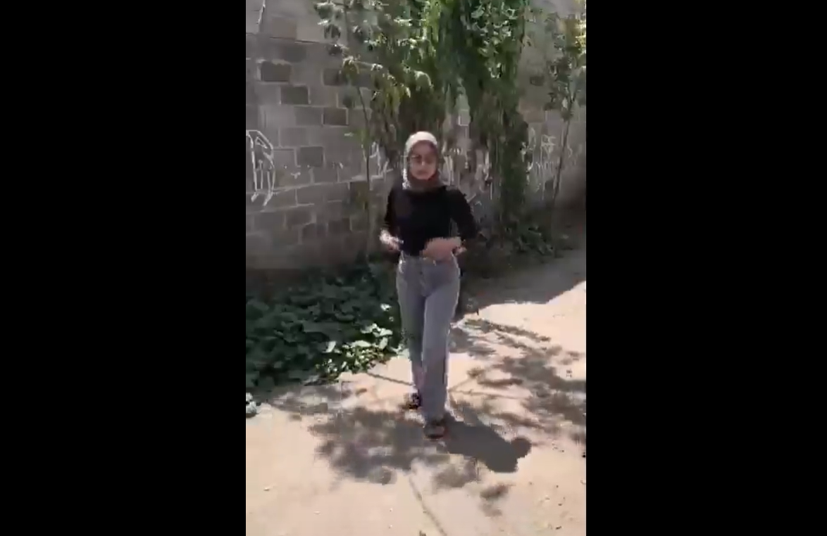 Cewe Hijab Barbar Sekali Main Dengan Ayang Di Pinggir Jalan
