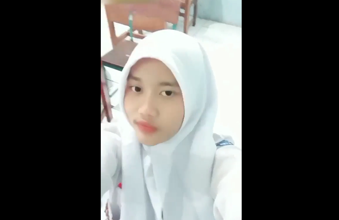 Masih SMA Udah Pingin Nyobain Nyampe Becek